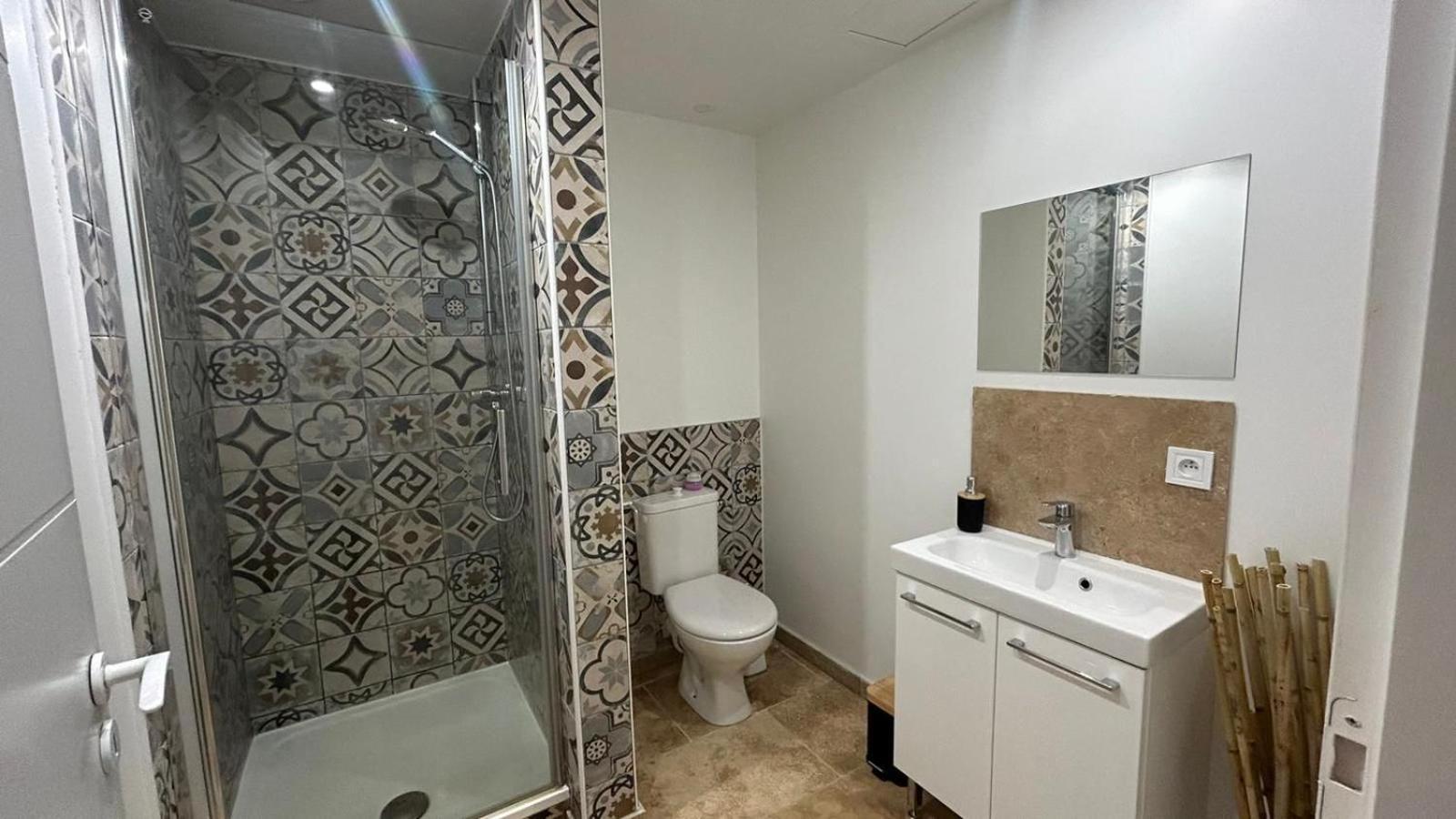 Appartement Paisible Entre Terre Et Mer Cabrieres  Kültér fotó
