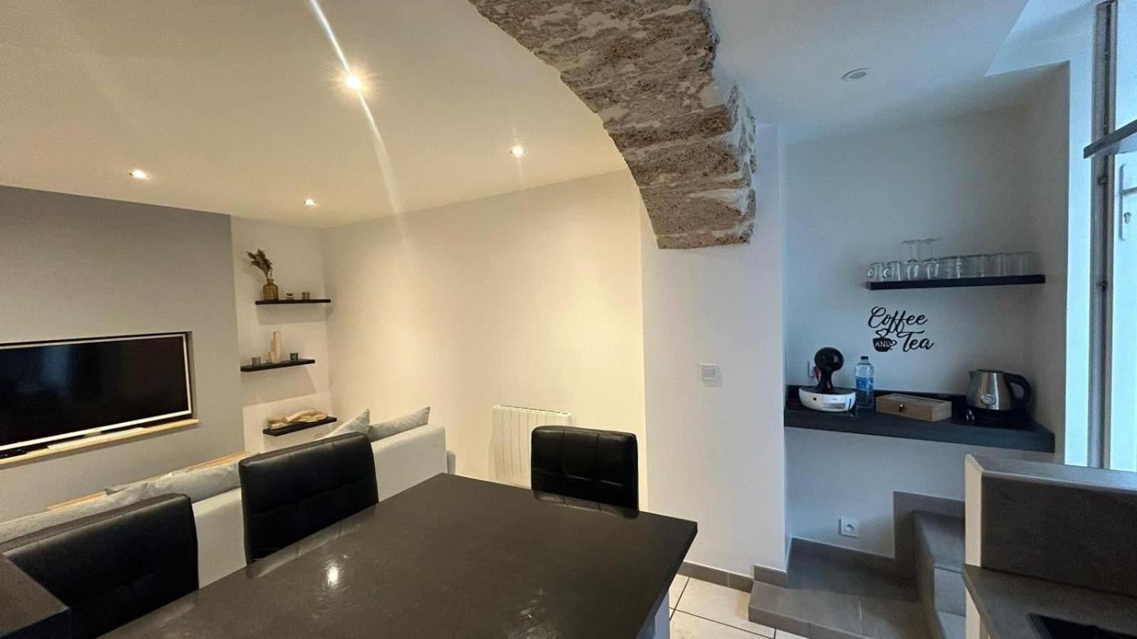 Appartement Paisible Entre Terre Et Mer Cabrieres  Kültér fotó